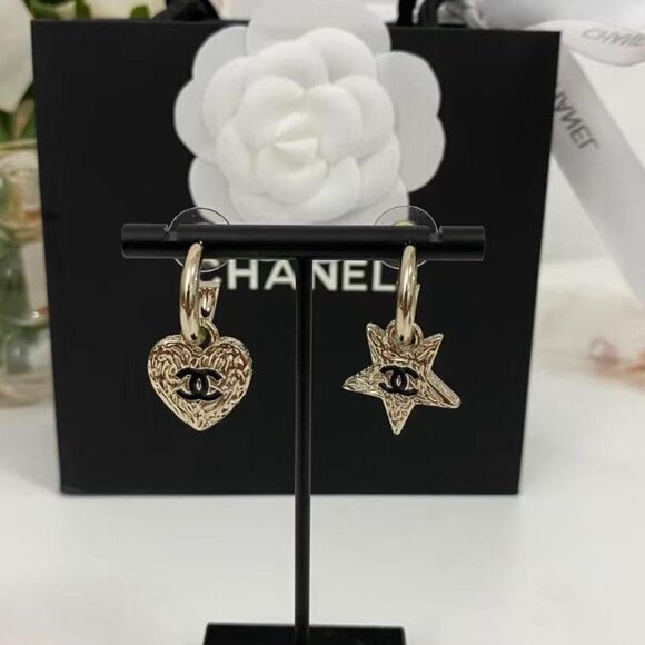 Chanel five-pointed star heart earrings